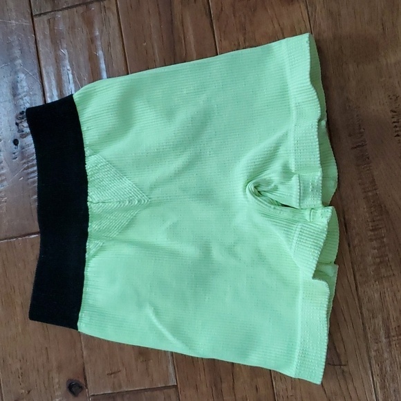 Free People Prajna movement + SculptKnit by fabletics short bundle - Picture 2 of 9